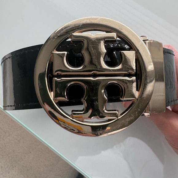Tory Burch Black Patent Leather Belt with Gold Logo Buckle - Picture 4 of 7
